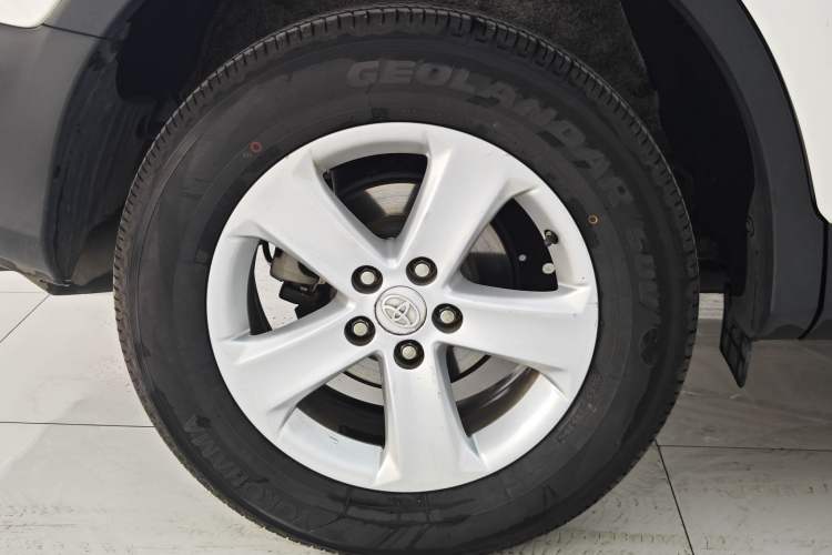 Used Toyota RAV4 2013 2.0L CVT Four-Wheel Drive New Edition
