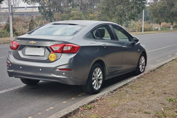 Used Chevrolet Cruze 2017 1.5L Automatic Pioneer Sunroof Edition