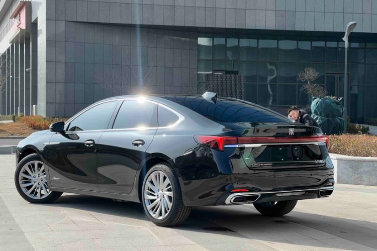 Used Buick LaCrosse 2025 Platinum Avia Edition