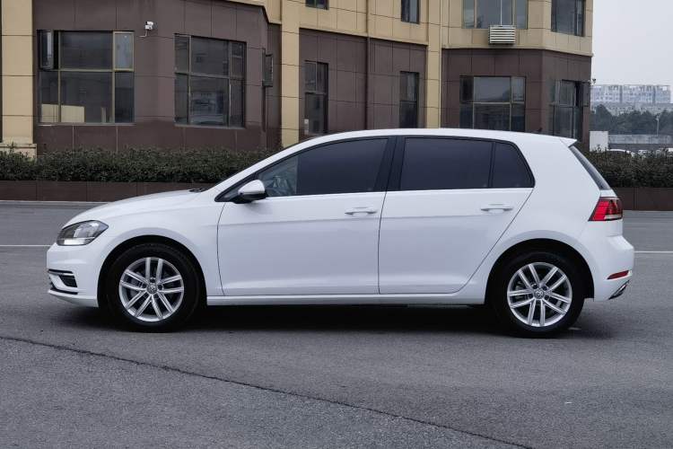 Used Volkswagen Golf 2018 230TSI Automatic Comfort Model
