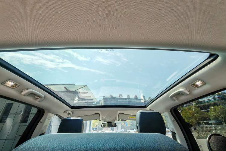 Used Land Rover Discovery Sport 2019 240 PS SE Dynamic Version China VI Standard Headliner