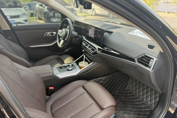 Used BMW i3 2023 eDrive 40 L Midnight Edition

