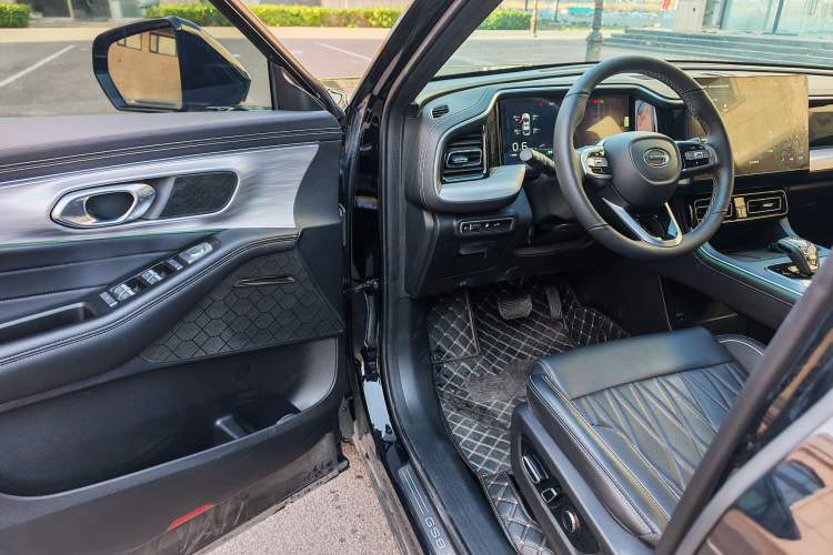 Used GAC Trumpchi GS8 2025 Linghang Series 2.0 TGDI Two-Wheel-Drive Luxury Edition 5 Seats