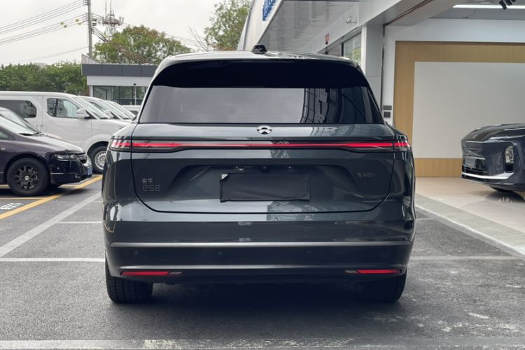 Used Nio ES8 2023 100kWh Signature Edition
