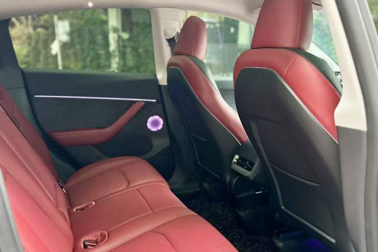 Used Tesla Model Y 2024 Rear-Wheel-Drive Version Interior 4