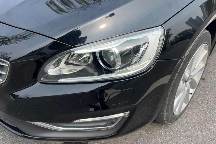 Used Volvo S60 2015 S60L 2.0T Zhiyuan Edition
