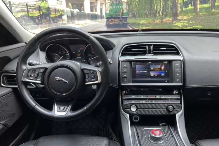 Used Jaguar XE 2017 2.0T 200 PS R-Sport
