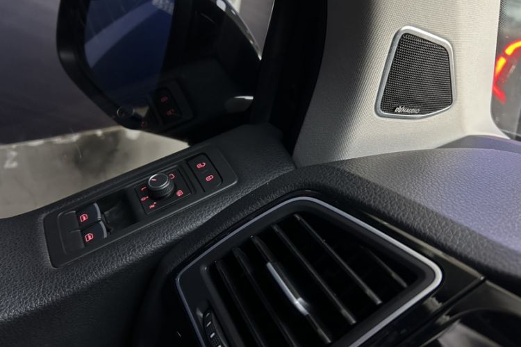 Used Volkswagen Multivan 2019 2.0 TSI 4x4 Prestige Edition 7-Seater
