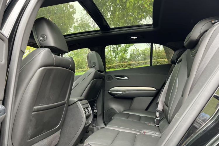 Used Cadillac XT4 2020 28T Two-Wheel-Drive Leading Version Interior 1