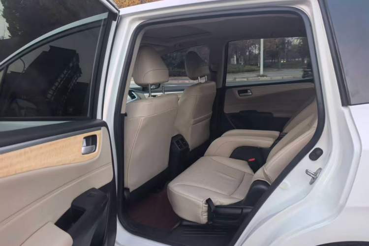 Used Honda Jade 2013 1.8L CVT Luxury Edition 6 seats
