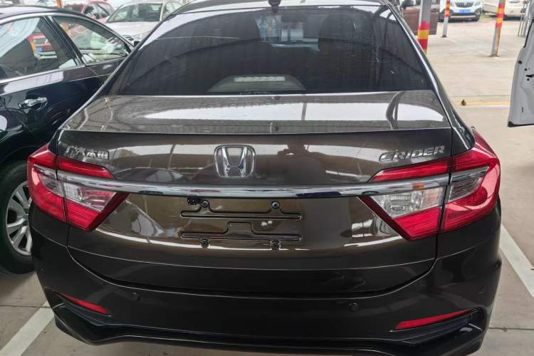 Used Honda Crider 2015 1.8L automatic luxury edition
