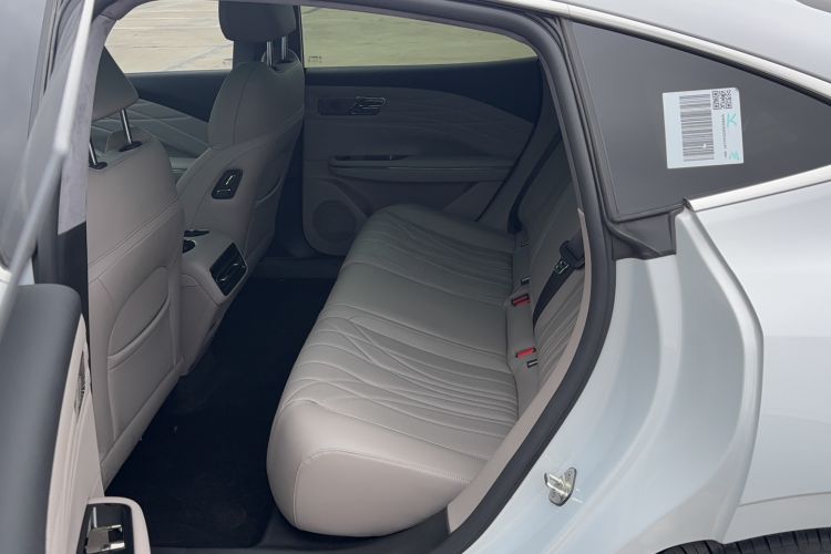 Used Geely Galaxy 8 2025 130km EM-i Flagship Edition Left Rear Seat