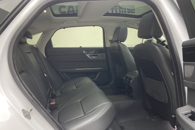 Used Jaguar XFL 2020 XFL 2.0T P200 Two-Wheel-Drive Rally Flag Edition Interior 5