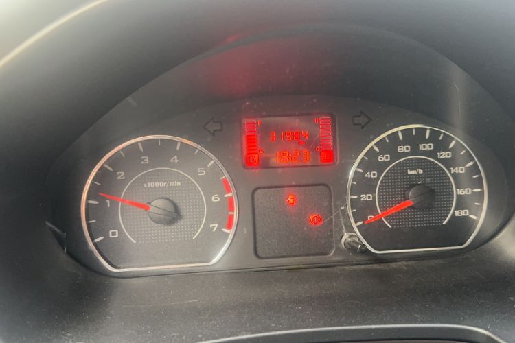 Used Wuling Hongguang V 2021 1.5L Jingqu Edition Enclosed-Window Vehicle LAR Odometer Close Up