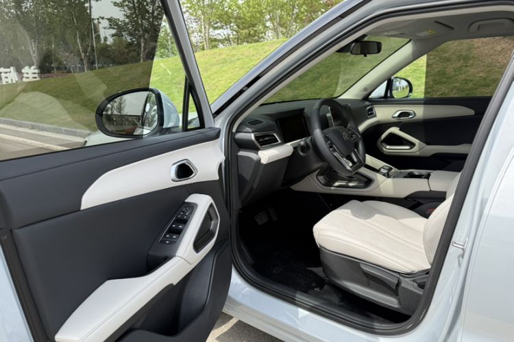 Used BYD Yuan UP 2024 401 km Active Version Interior 1