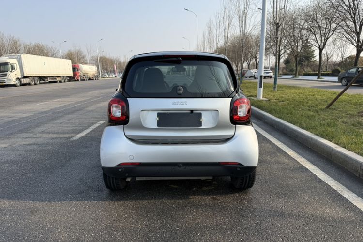 Used smart fortwo 2016 0.9T 66kW Hardtop Pioneer Edition
