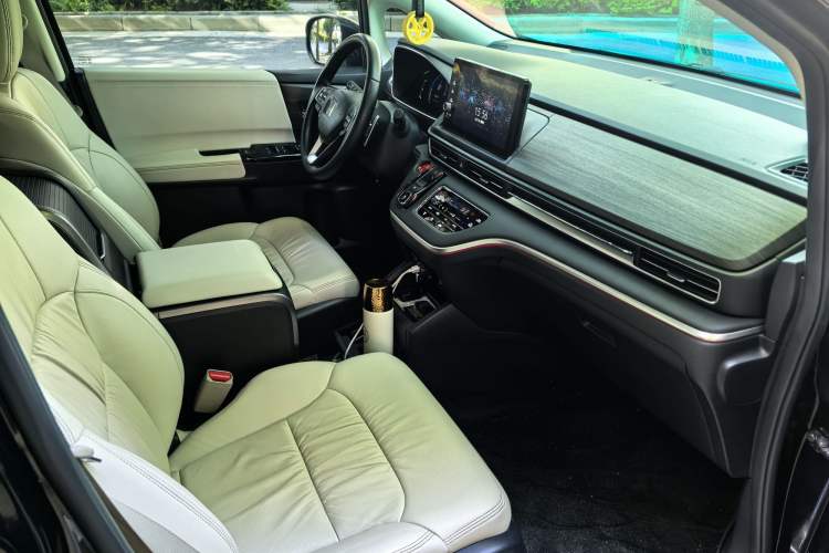 Used Honda Odyssey 2022 2.0L eHEV Prestige Four-Seater Edition