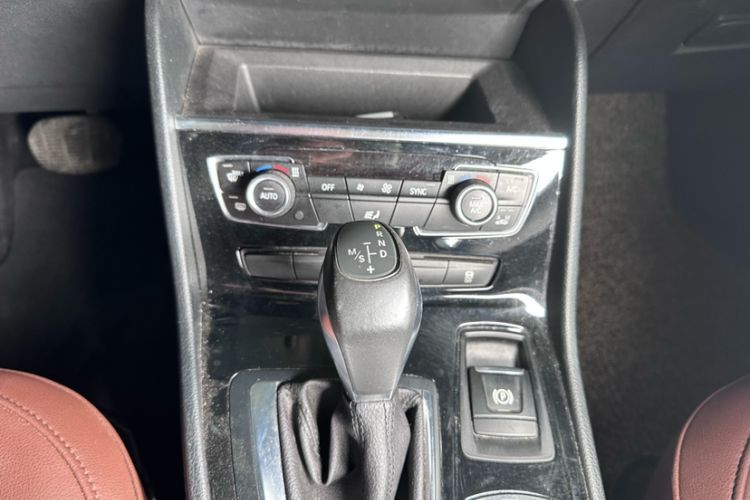 Used BMW 2 Series Gran Tourer 2015 218i Leading Model Interior 9