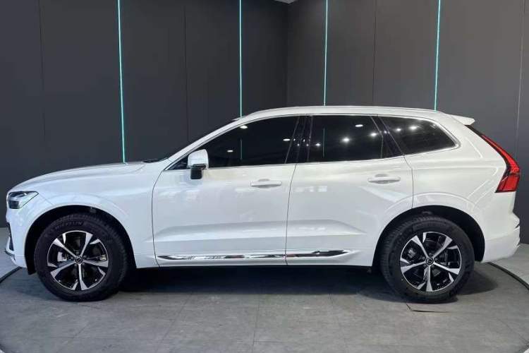 Used Volvo XC60 2026 B5 4x4 Smart Luxury Edition