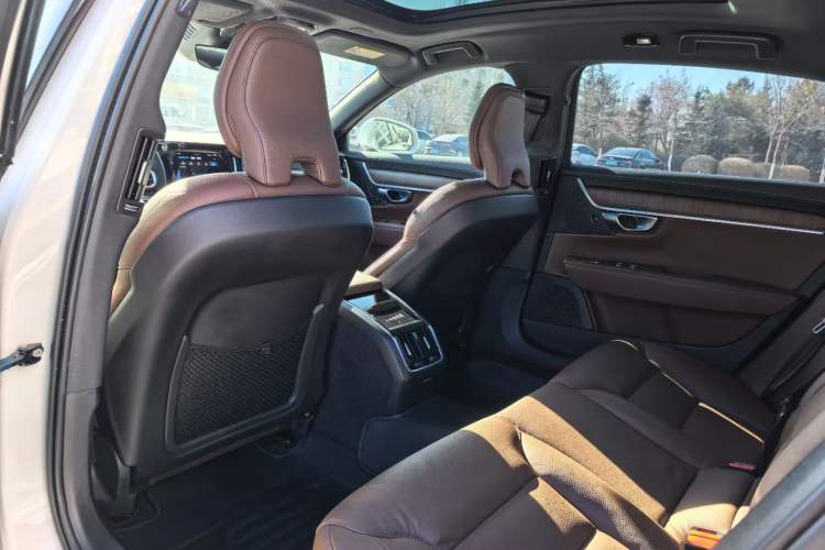 Used Volvo S90 2022 B5 Zhiyuan Luxury Edition
