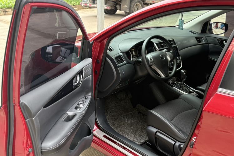 Used Nissan Tiida 2019 1.6L CVT Smart Enjoyment Version China VI Standard