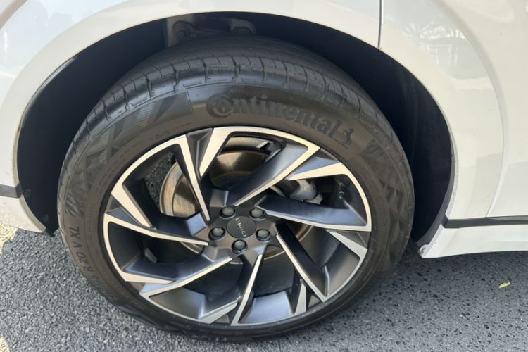 Used Lynk & Co 09 2021 2.0T Halo Six-Seater
