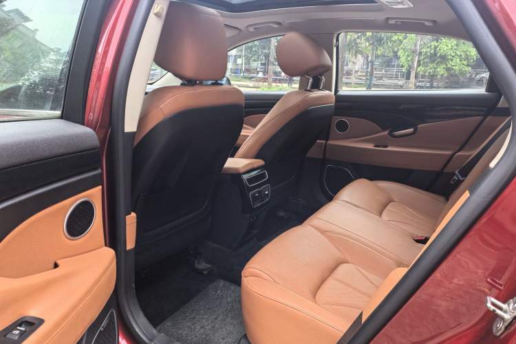 Used Geely Auto Emgrand GT 2016 2.4L Zunya Model Interior 6