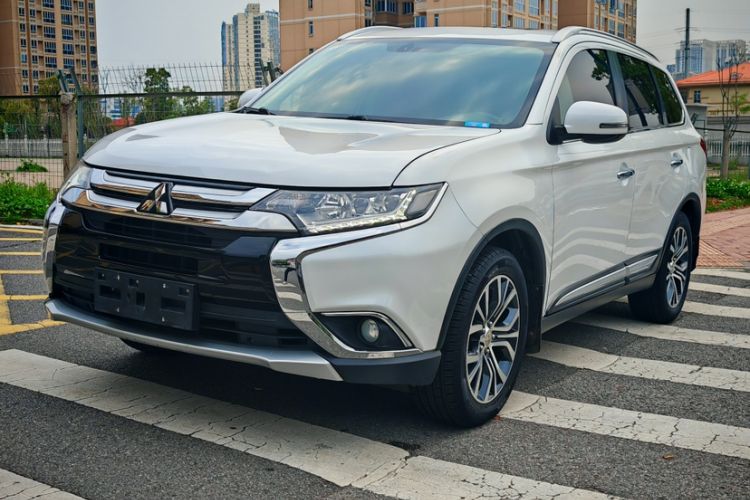 Used Mitsubishi Outlander 2018 2.4L 4x4 Elite Edition 5 Seats