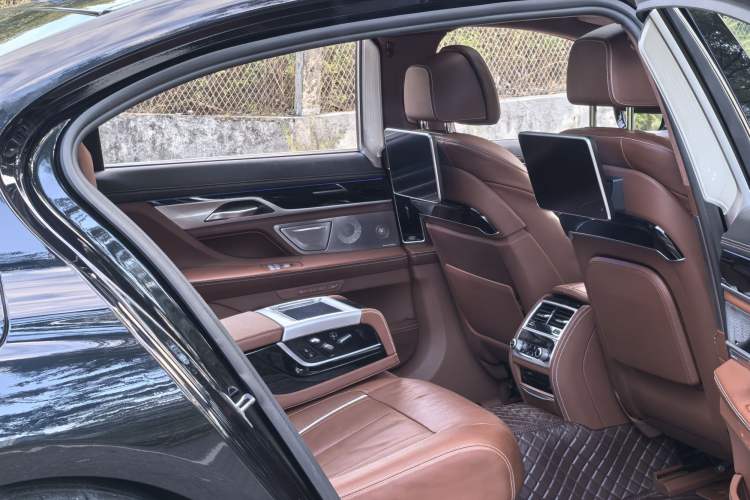 Used BMW 7 Series 2018 740Li xDrive Luxury Edition M Sport Package
