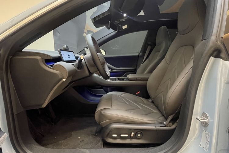 Used Nio ET5T 2025 75 kWh Touring Left Front Seat