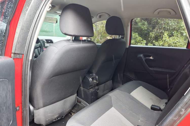 Used Volkswagen Polo 2016 1.4L Manual Fashion Model Headliner