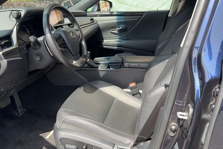 Used Lexus ES 2020 200 Excellence Edition
