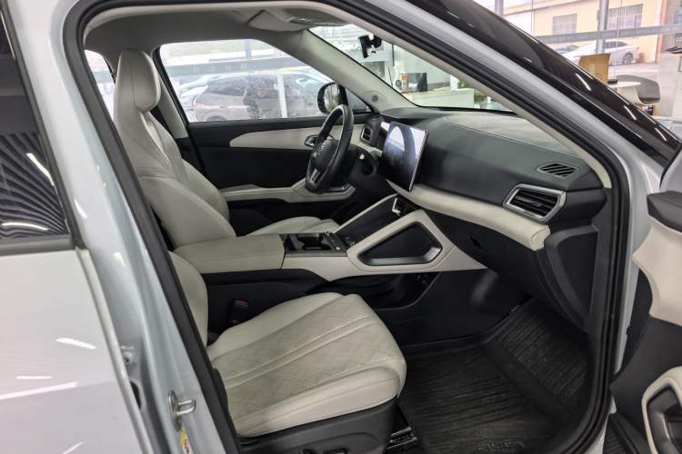 Used BYD Yuan UP 2025 Intelligent Driving Version 401 km Beyond-Range Edition