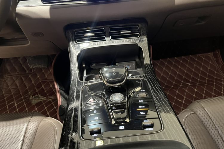 Used BYD Han 2020 DM Four-Wheel Drive Performance Edition Prestige Model Interior 1