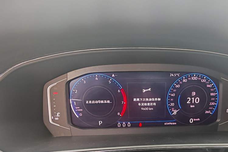 Used Volkswagen Passat 2020 330TSI Luxury Edition China VI Odometer Close Up