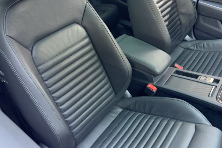 Used Volkswagen Magotan 2019 330TSI DSG Luxury Version China VI Standard Right Front Seat