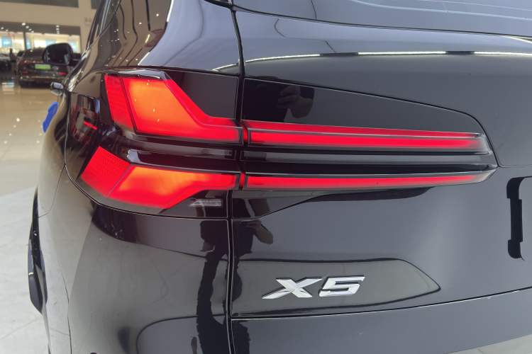 Used BMW X5 2023 xDrive 30Li Luxury M Sport Night Edition Package
