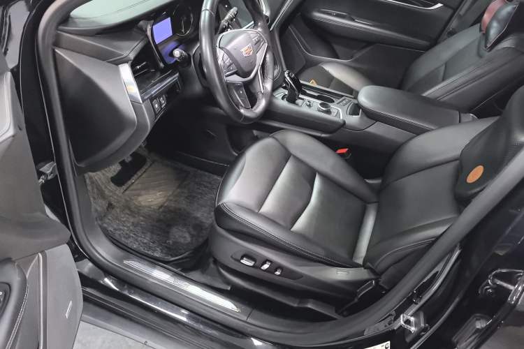 Used Cadillac XT5 2021 28T Luxury Model
