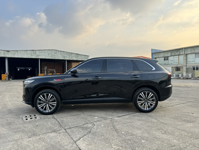 Hongqi HS6 PHEV 2026 240 Smart Hybrid Version — снимка 17