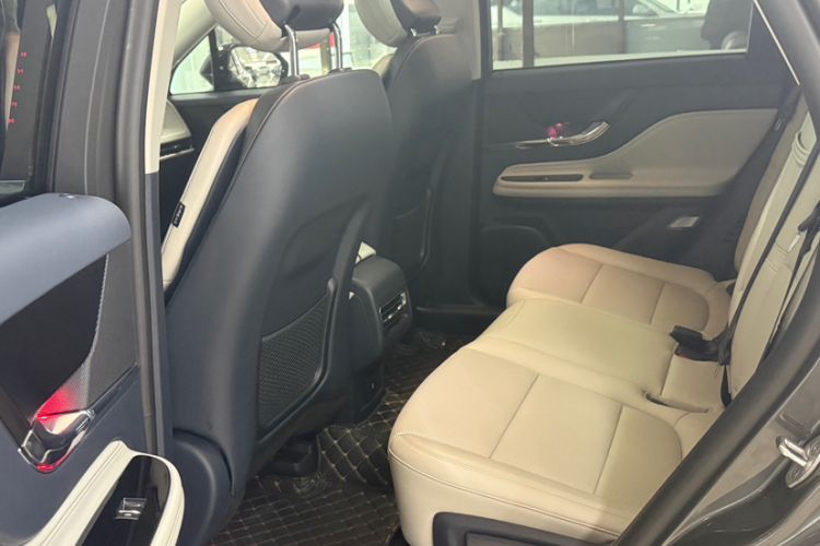 Used Lincoln Corsair 2023 2.0T Two-Wheel Drive Luxury Edition Interior 3