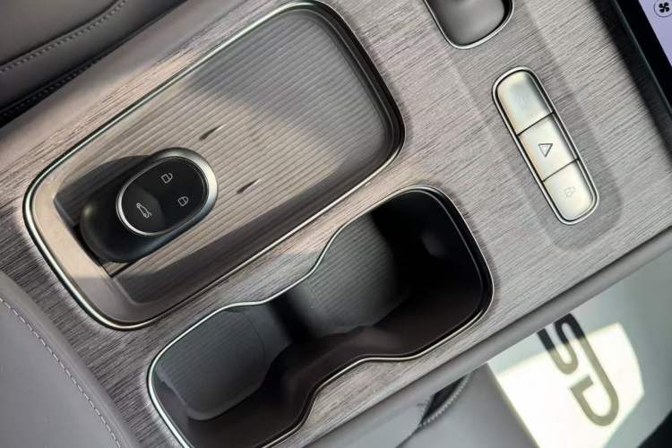 Used Nio ET7 2024 75 kWh Executive Edition
