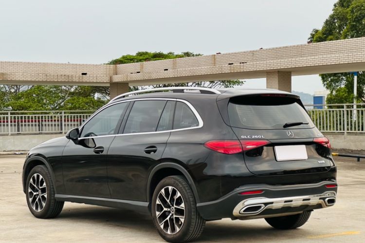 Used Mercedes-Benz GLC 2023 Facelift GLC 260 L 4MATIC Dynamic Version 5 Seats Exterior 3