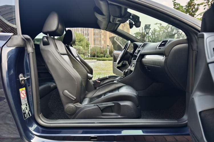 Used Volkswagen Golf 2012 1.4TSI Luxury Convertible Edition
