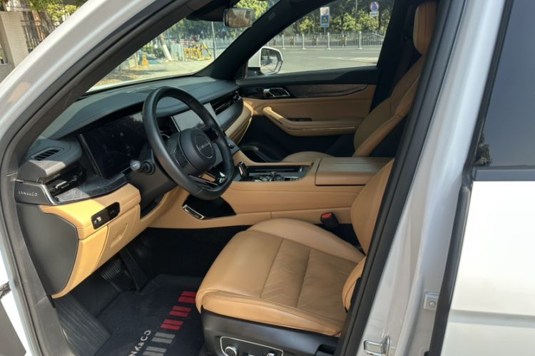 Used Lynk & Co 09 2021 2.0T Halo Six-Seater
