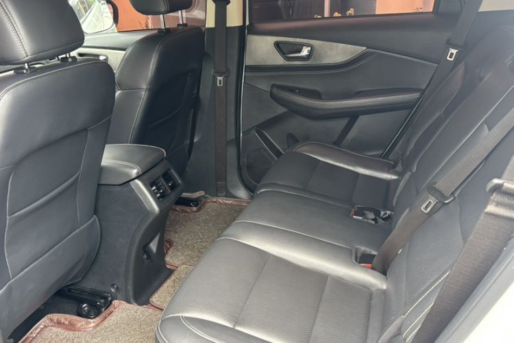 Used Dongfeng Fengon S560 2018 1.8L CVT Elite Model 5 Seats Interior 3