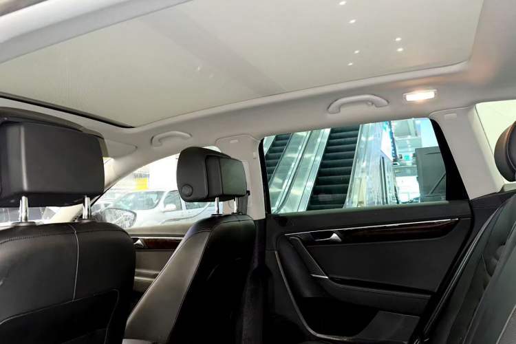 Used Volkswagen Magotan (Import) 2012 Travel Edition 2.0 TSI Luxury Version
