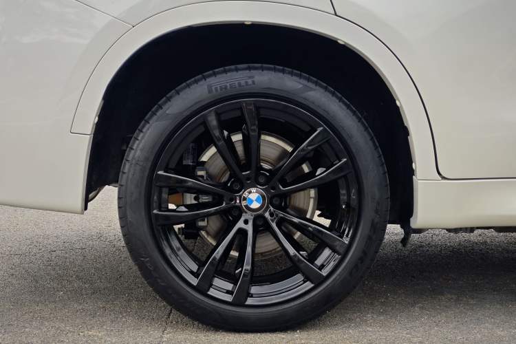 Used BMW X6 2019 xDrive35i M Sport Package Exterior 9