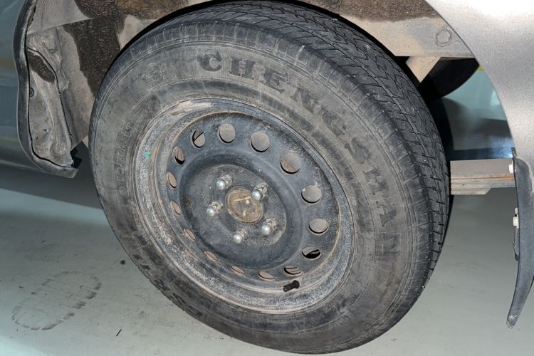 Used FORTHING Lingzhi 2018 M3L 1.6L 7-Seater Comfort Model Exterior 2