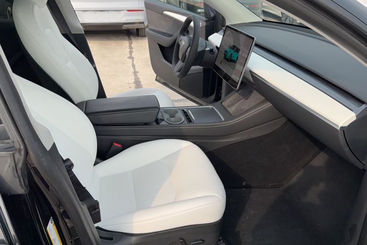 Used Tesla Model Y 2022 Rear-Wheel-Drive Version
