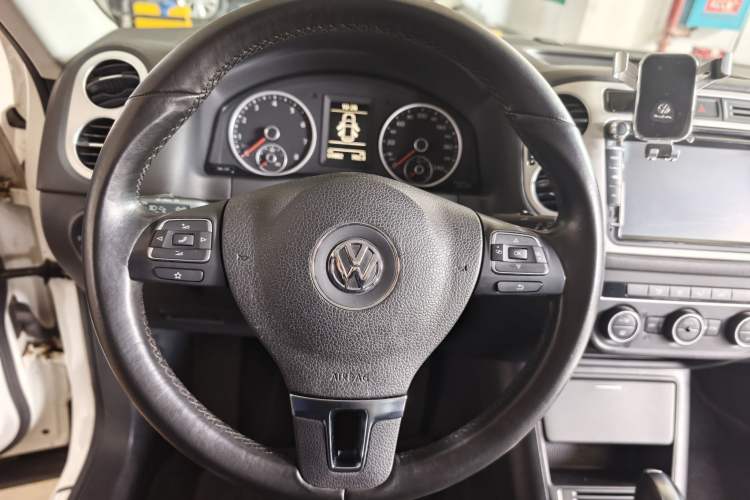 Used Volkswagen Tiguan 2015 1.8TSI Automatic Two-Wheel Drive Comfort Edition Steering Wheel